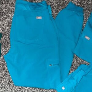 Figs Scrubs 3 pieces Technical collection jogger bottoms 2 tops all sz XS